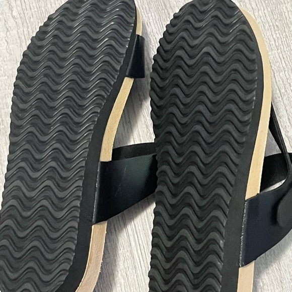 Black sandals - Picture 3 of 3